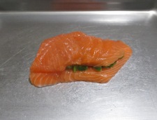 生鮭のピーマン詰めフライ　調理④