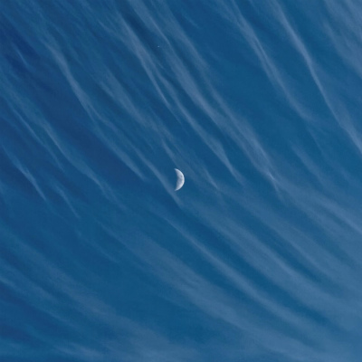 waxing-moon-fibrous-cirrus-clouds.jpg