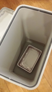ゴミ箱の臭いを重曹で取る方法 (1)