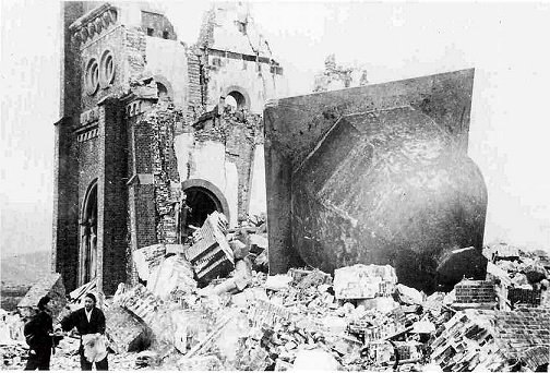 破壊された浦上天主堂（1946年1月7日撮影）