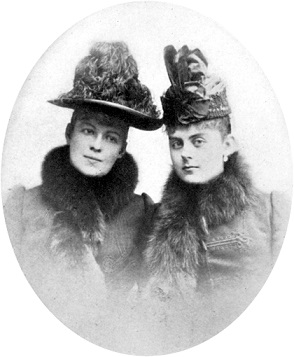 マリー・ルイーゼ(左)
