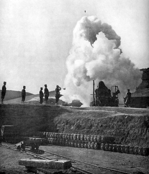 旅順要塞への28サンチ砲の砲撃