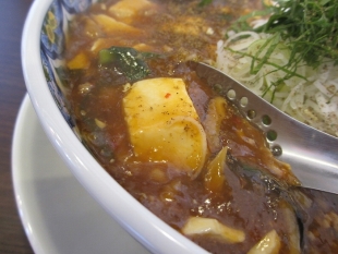 愛心　麻婆麺　具 (2)