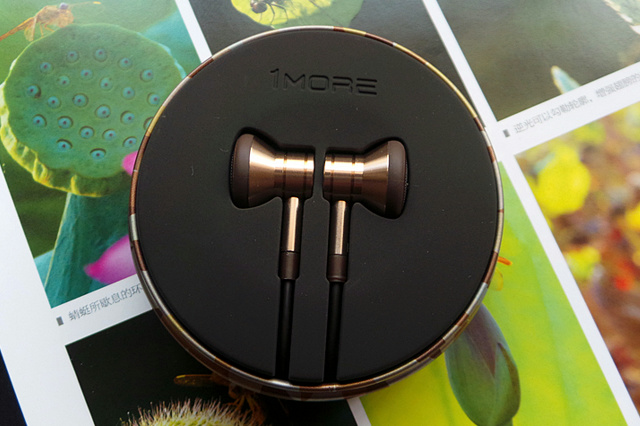 1more earbud eo303